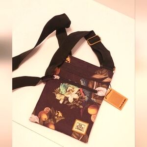 Dakine Adustable Crossbody Purse